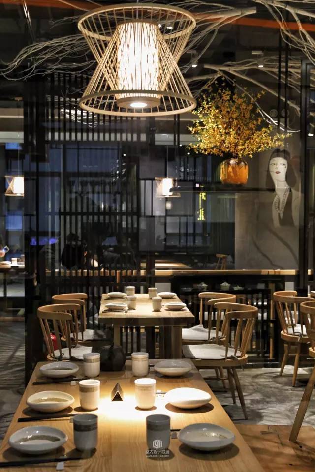 這餐廳設計裝修太贊了，一個月我重了十斤